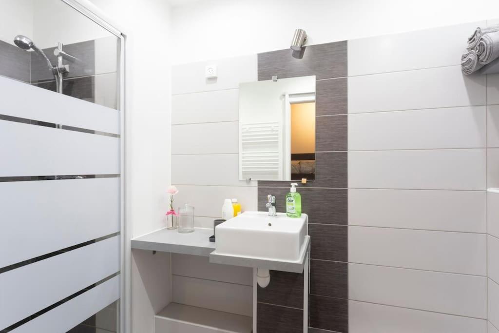 Chez Alexandra - Elegant Studio Avec Parking A Proximite Des Plages La Grande Motte Ngoại thất bức ảnh
