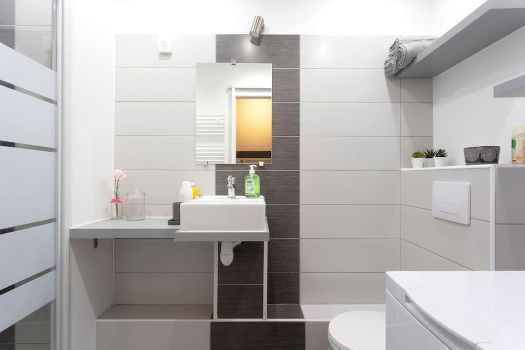 Chez Alexandra - Elegant Studio Avec Parking A Proximite Des Plages La Grande Motte Ngoại thất bức ảnh